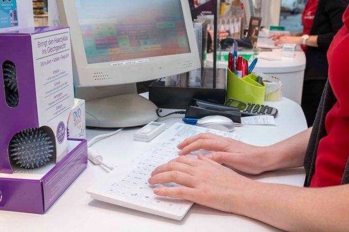 the glass keyboard in use