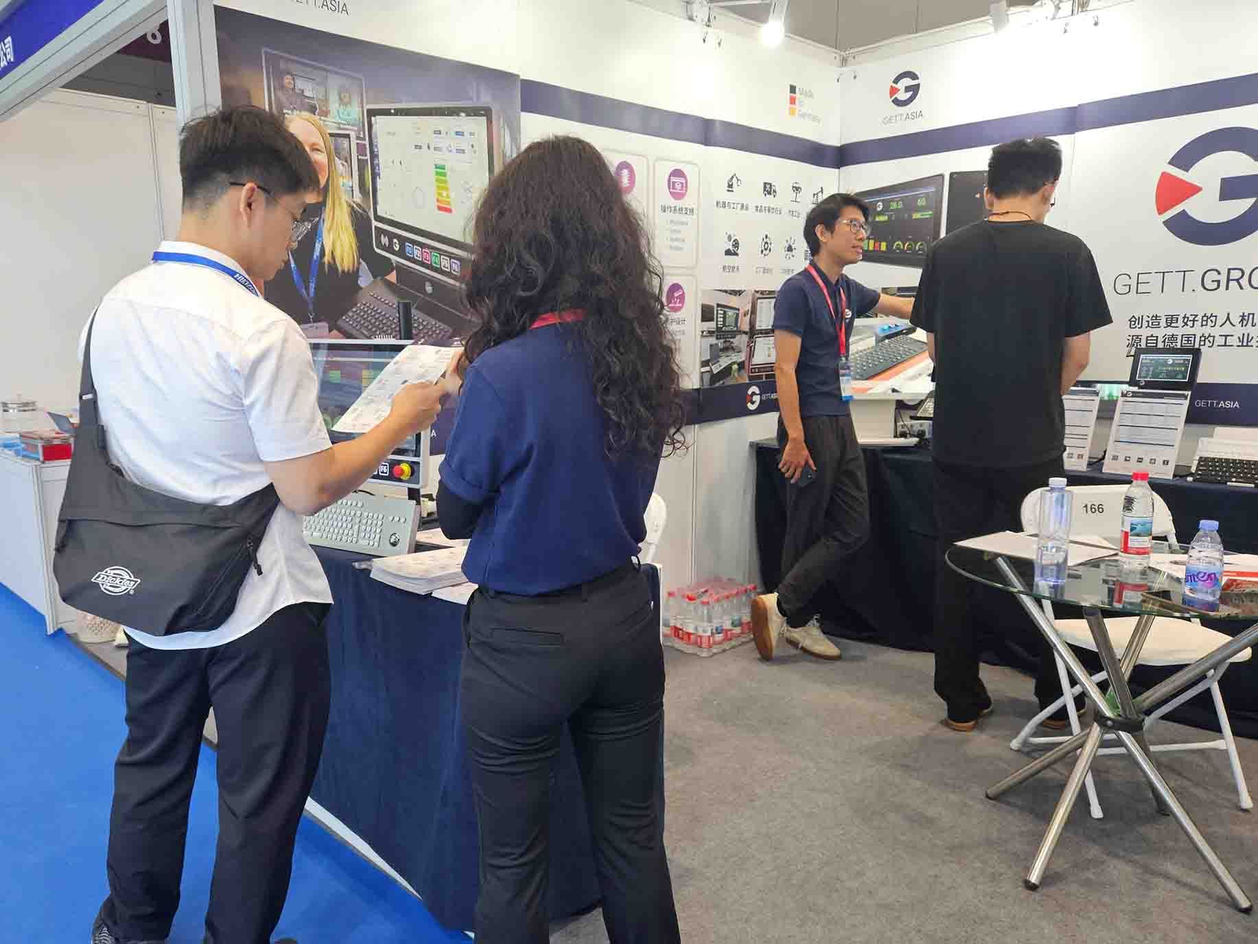 The GETT team in conversation